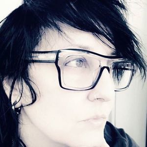 Meet your Posher, Dee